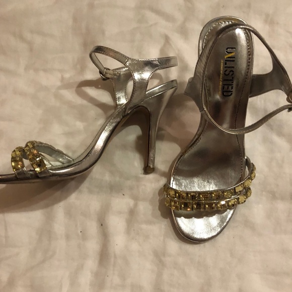 Unlisted Silver and Gold 3” Heels Size 6.5 - Picture 3 of 6